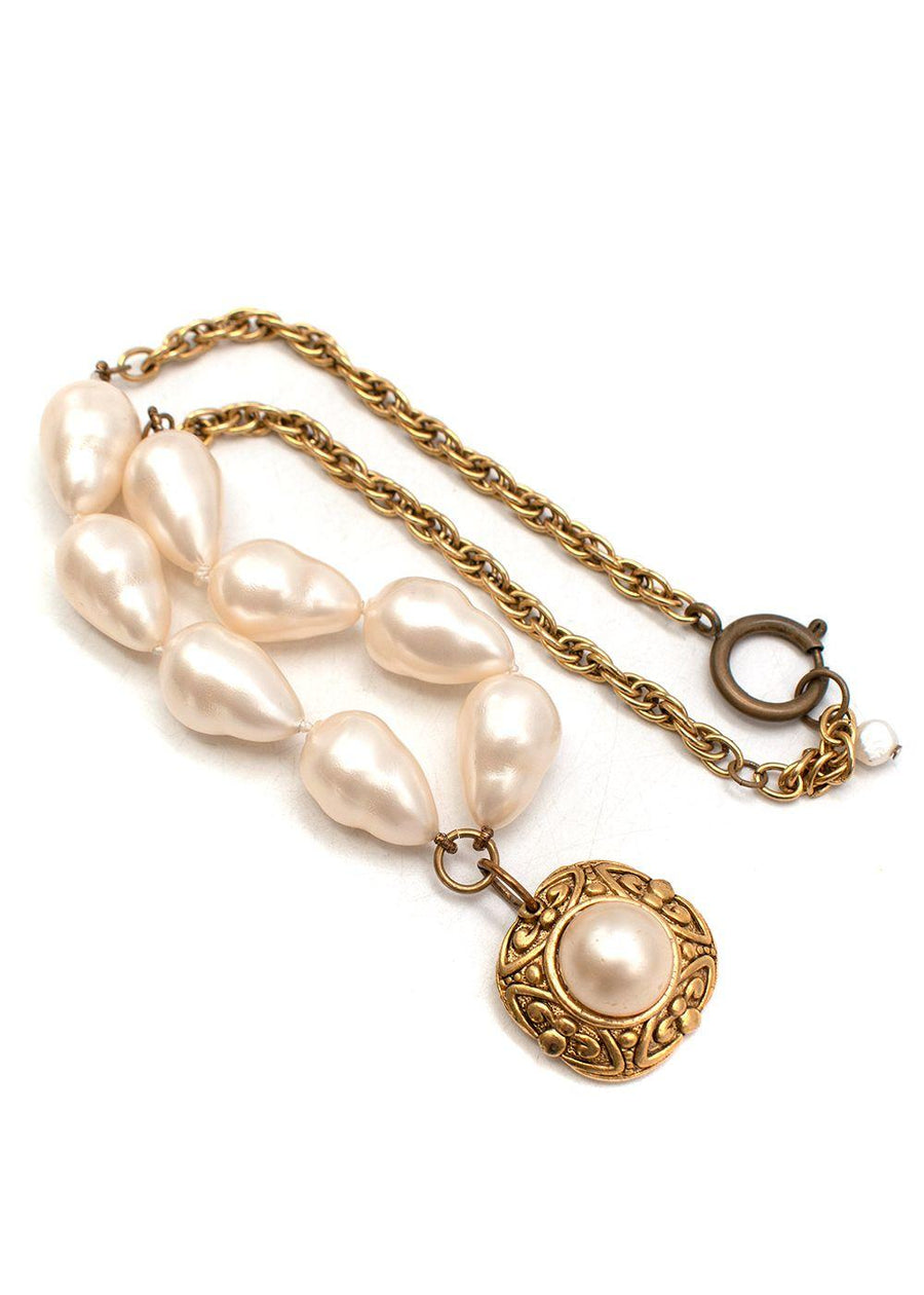 Gold Tone Faux Pearl Pendant Necklace