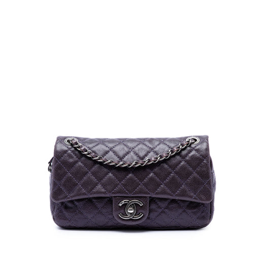 Medium Quilted Iridescent Caviar Easy Flap - Image 1