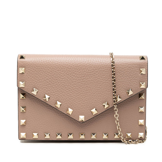 Pebbled Calfskin Rockstud Envelope Wallet on Chain - Image 1