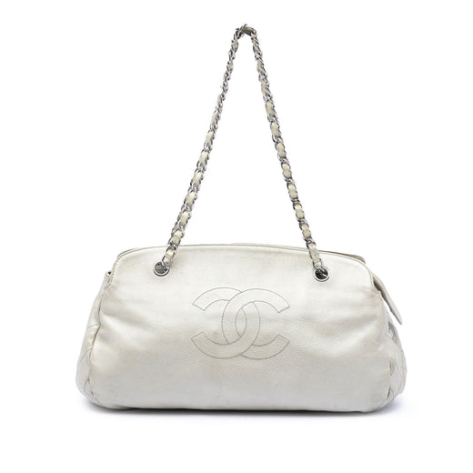 CC Caviar Shoulder Bag - Image 1