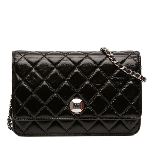 CC Quilted Crinkled Patent Wallet On Chain - Image 1