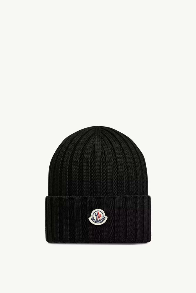 Moncler L20933b00036a9327999 Ribbed Knit Beanie — Black Beanies