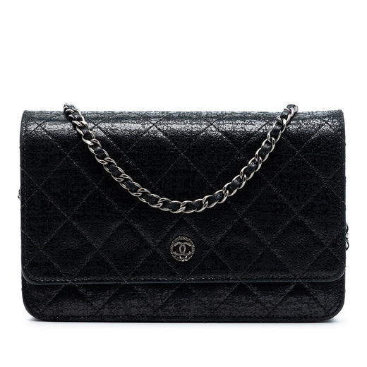 CC Quilted Crinkled Patent Wallet On Chain - Image 1