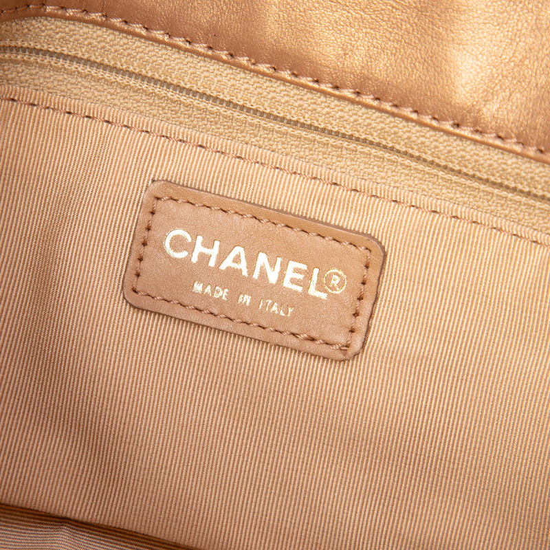 CC Chocolate Bar Metallic Lambskin Shoulder Bag - Image 5