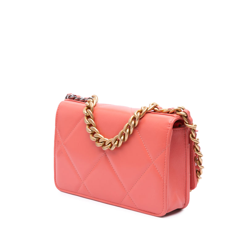 Quilted Lambskin 19 Wallet on Chain - Image 2