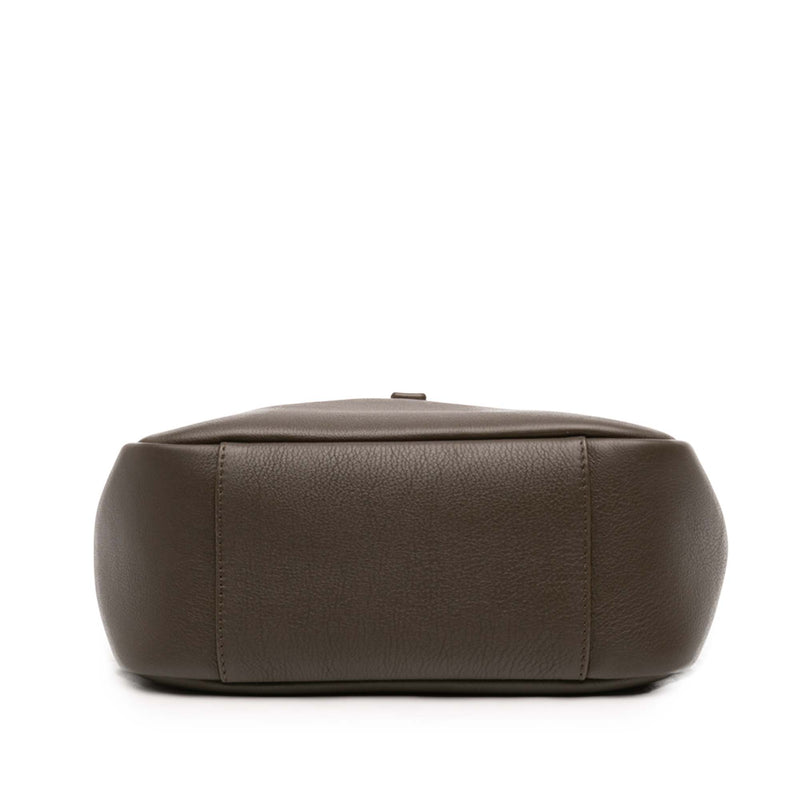 Small Grained Calfskin Supple Le 5 a 7 Soft Hobo - Image 3