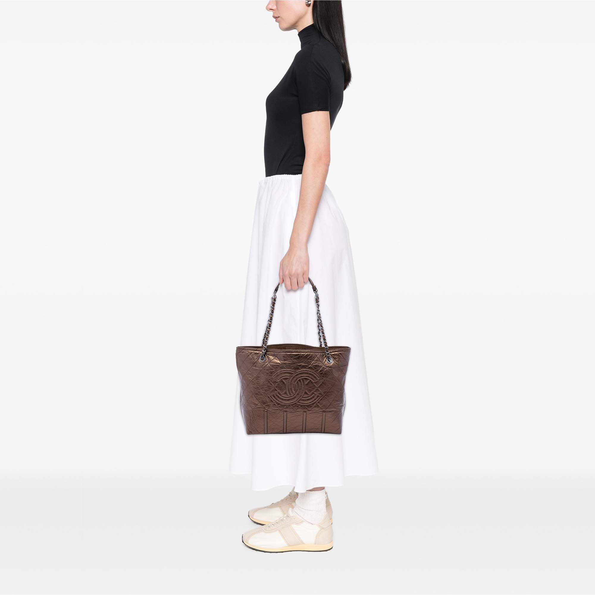 Distressed Calfskin Shopping In Moscow Tote - Image 6