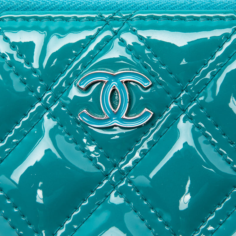 Medium Quilted Patent O Case Clutch - Image 5