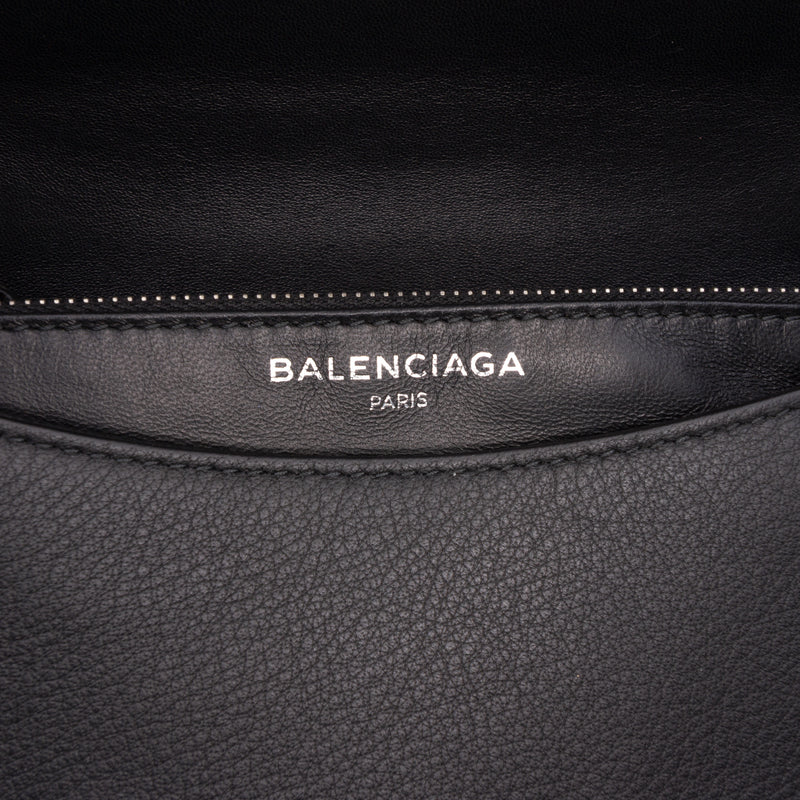 Leather Everyday Wallet on Chain - Image 5