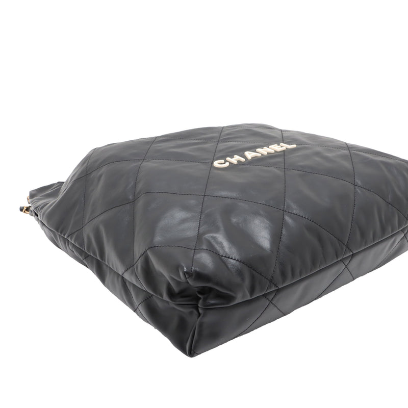 Medium Quilted Shiny Calfskin 22 Handbag - Image 7