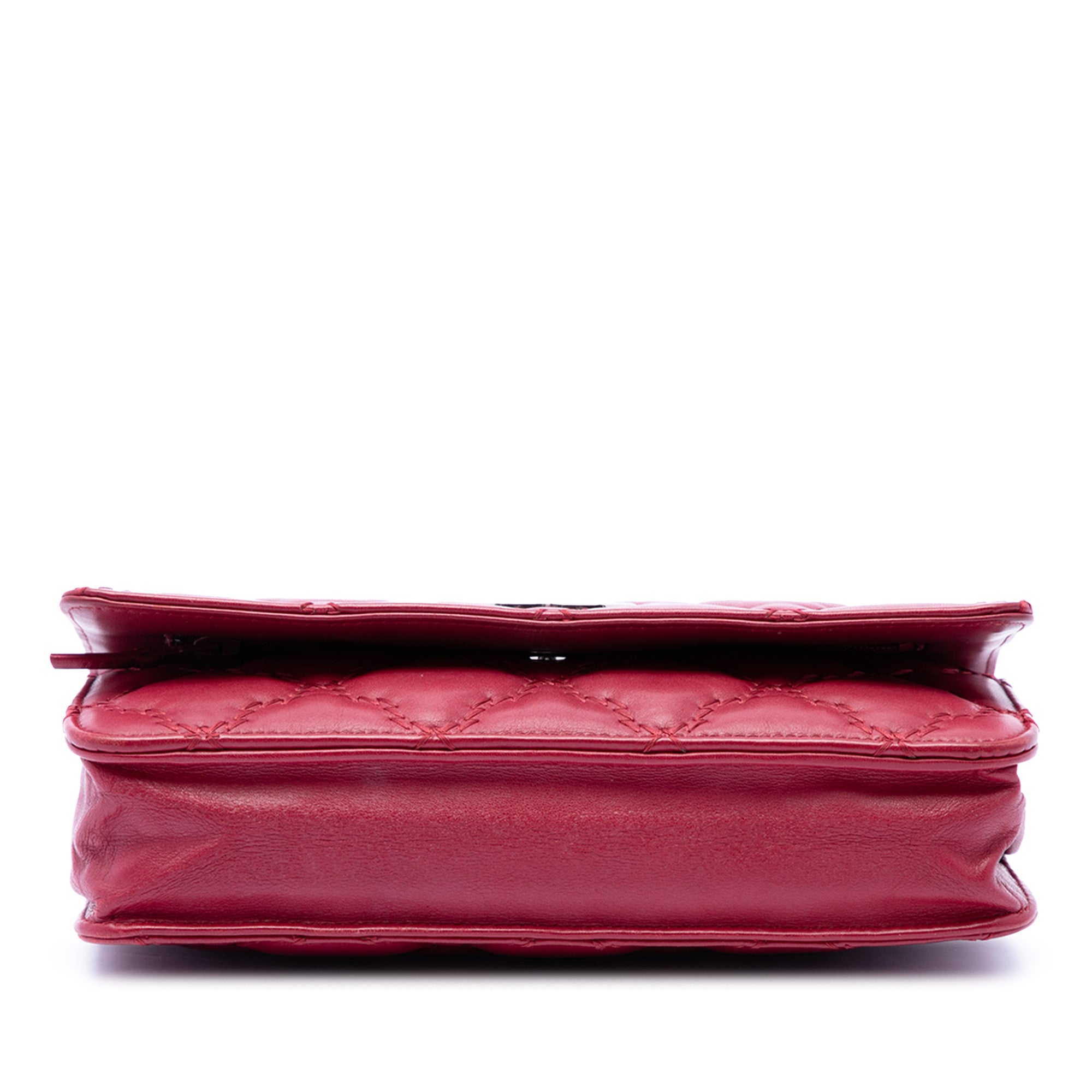CC Quilted Calfskin Double Stitch Hamptons Wallet on Chain - Image 3