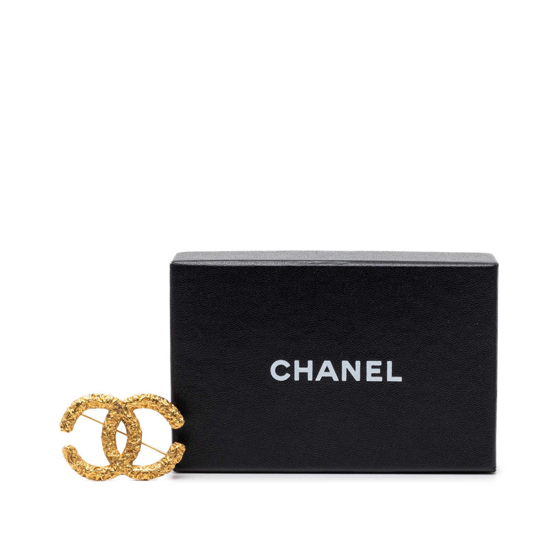 CC Gold Plated Baroque Embossed Brooch - Image 4
