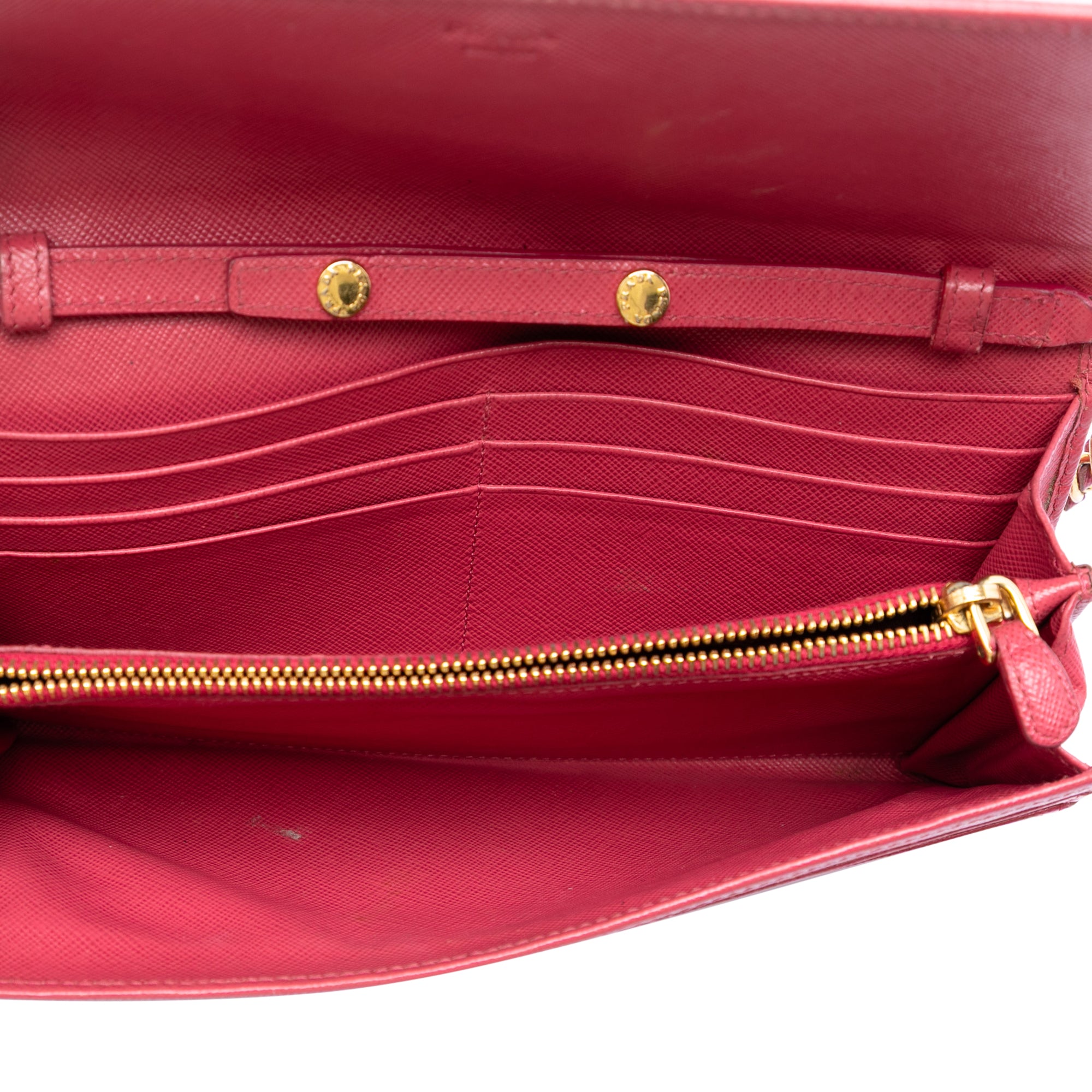 Saffiano Wallet On Chain - Image 4