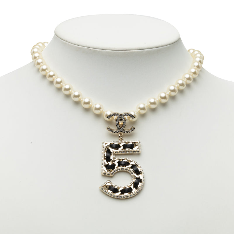 CC Brass No 5 Strass and Faux Pearl Pendant Necklace - Image 6