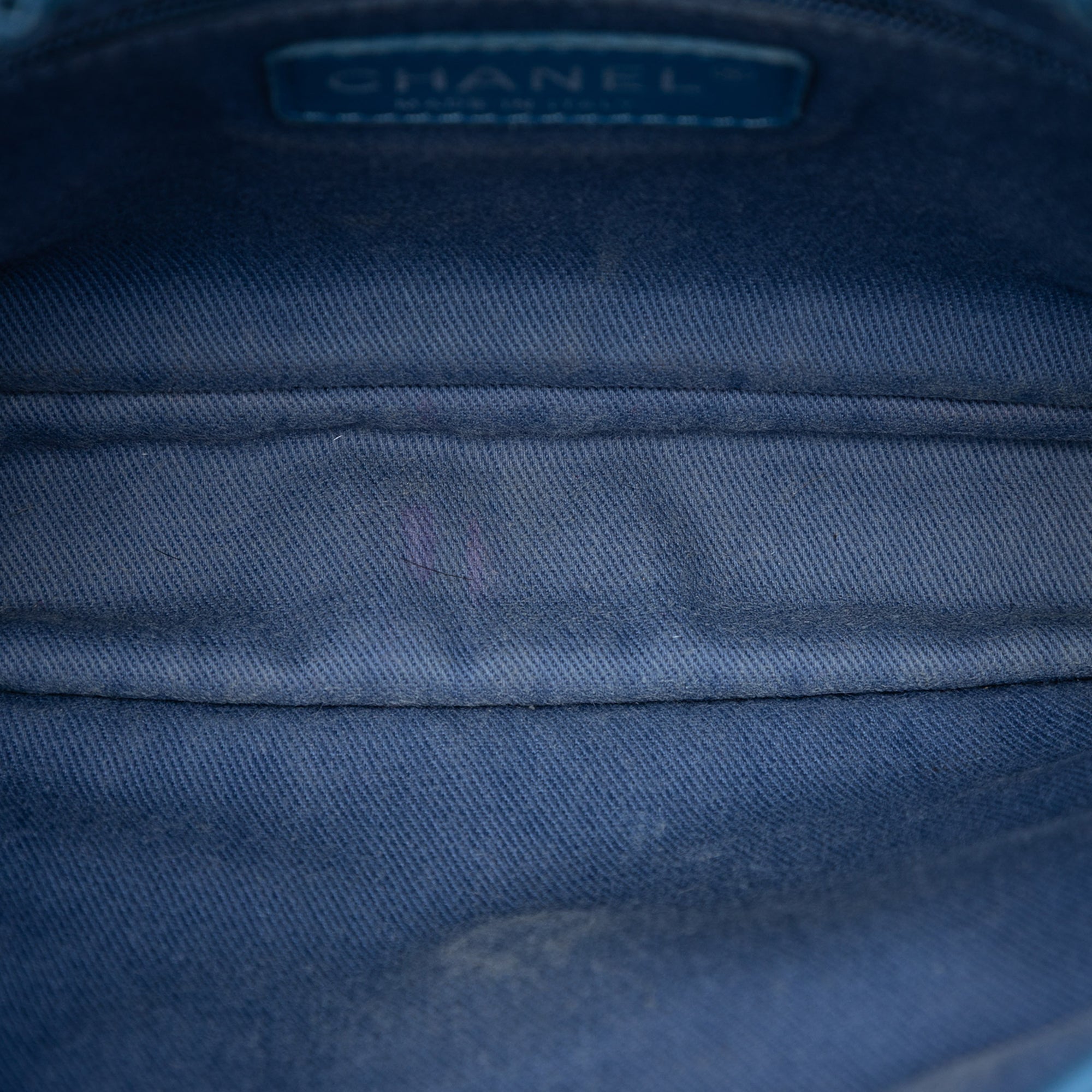 Small Perforated Calfskin Up In The Air Flap - Image 4