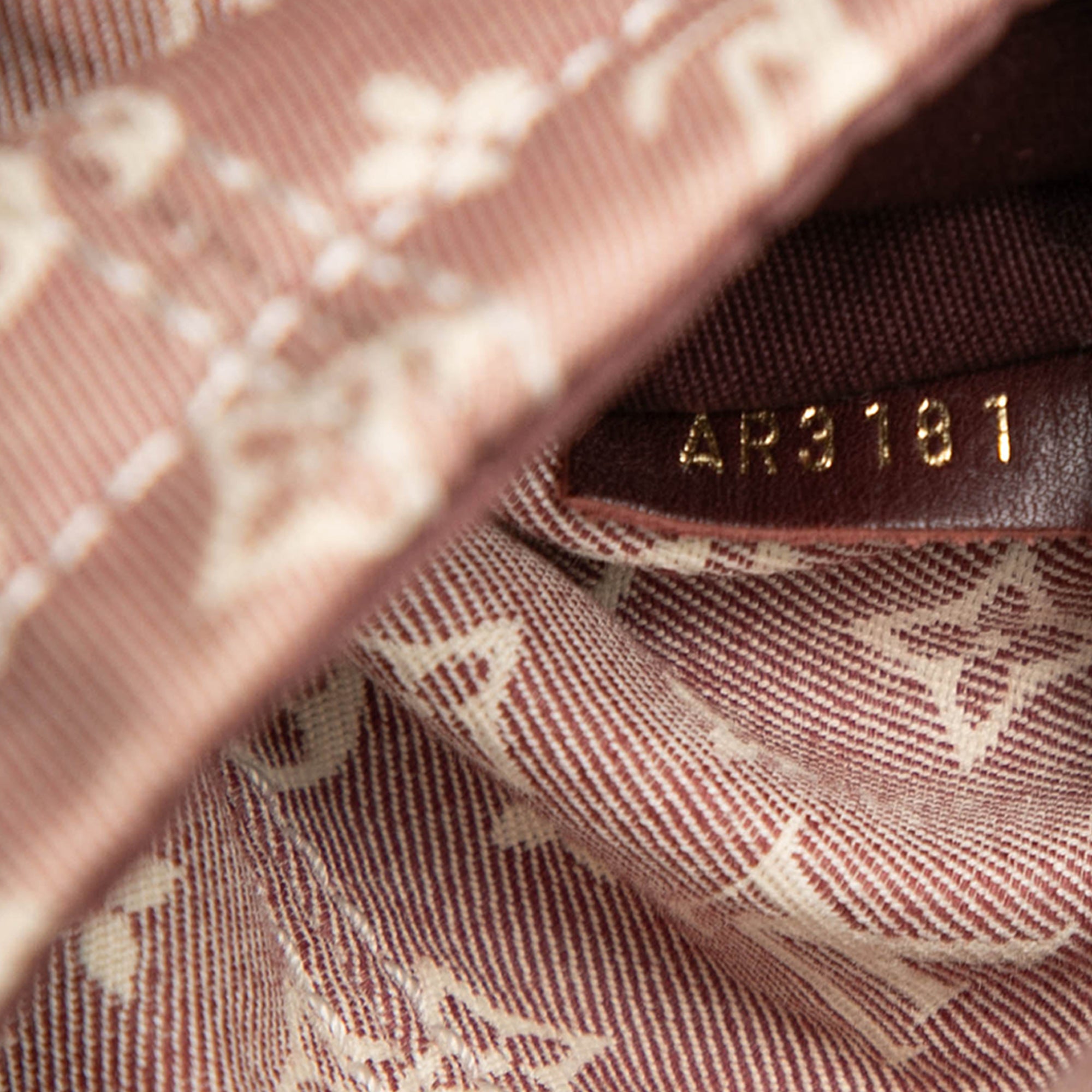 Monogram Idylle Romance - Image 5