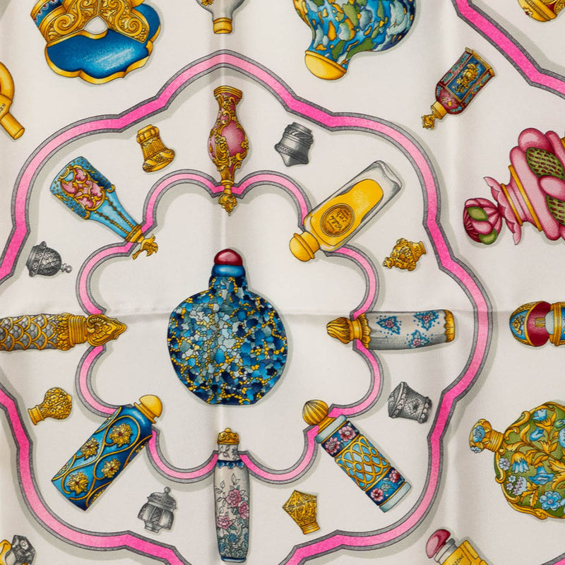 Qu Importe Le Flacon Silk Scarf 90 - Image 9
