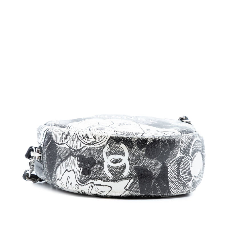 CC Calfskin Floral Round Clutch on Chain - Image 3