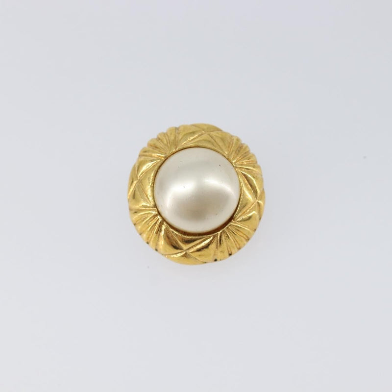 Chanel Vintage Round Clip-On Metal With Faux Pearl Gold Bijoux