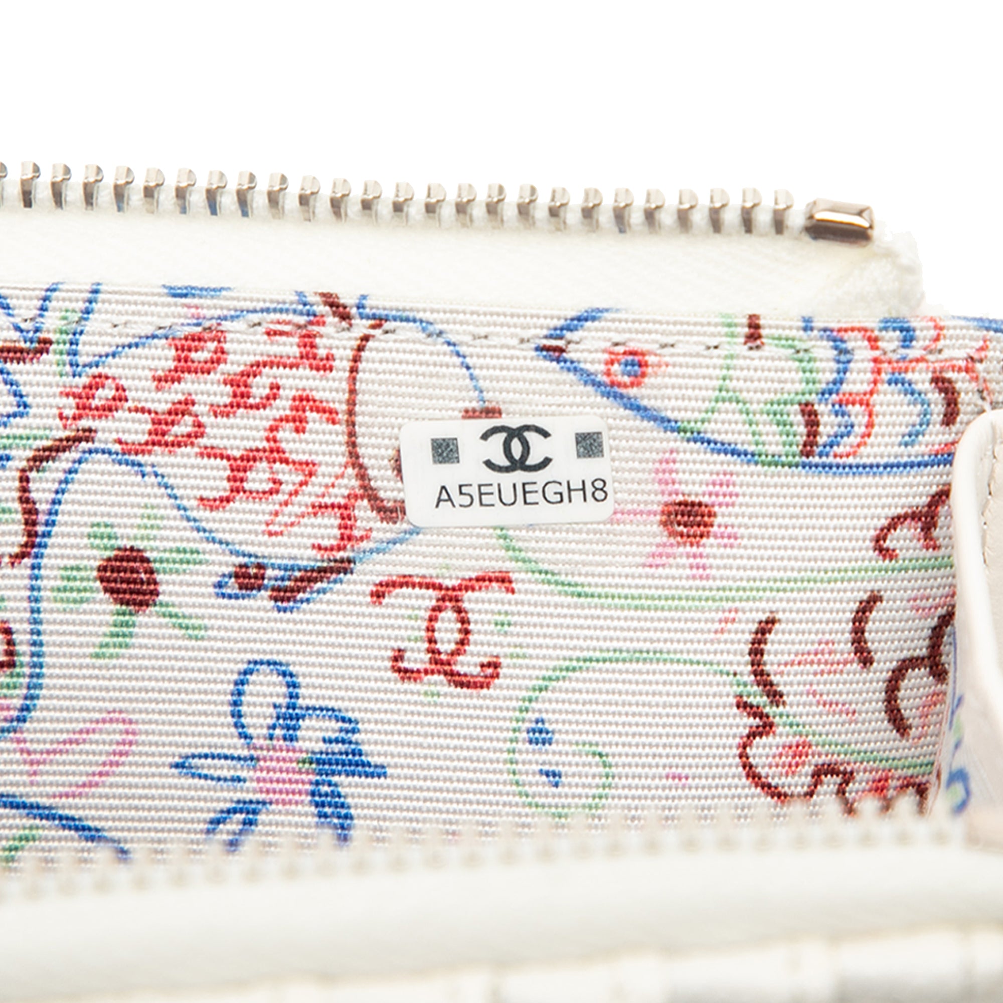 CC Quilted Caviar Zip Around Coin and Card Holder - Image 6