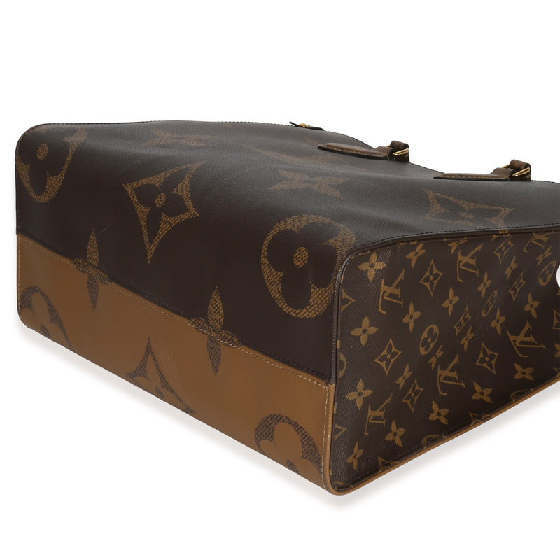 Reverse Monogram Giant Canvas Onthego Mm Brown Handbag