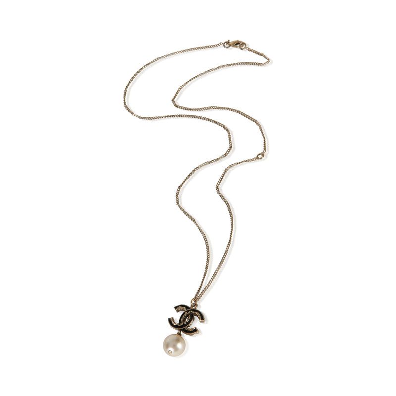 Chanel Gold-Plated 2014 Black Enamel Cc Pendant