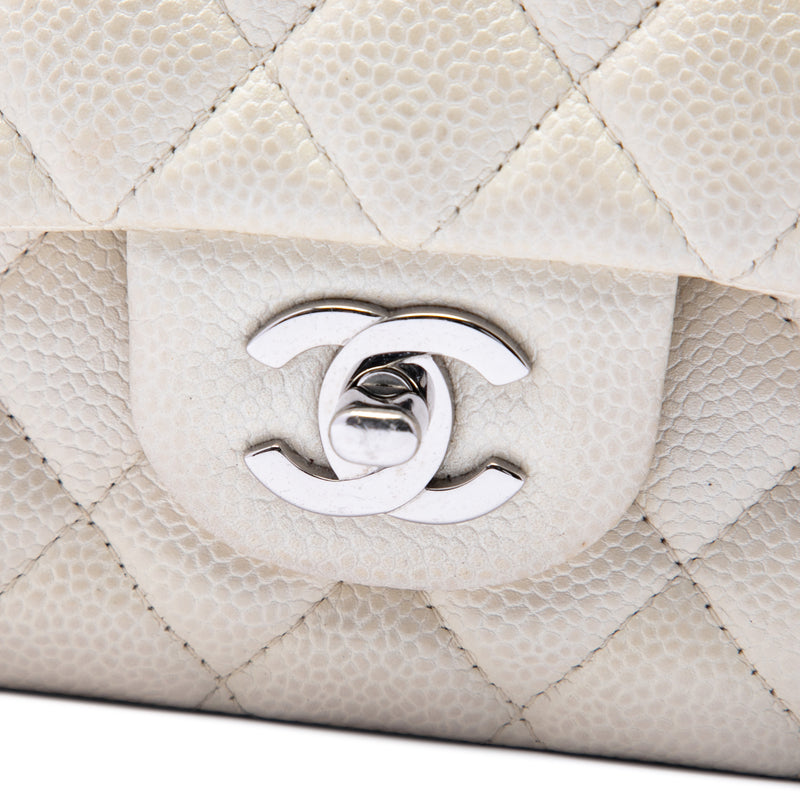 Medium Classic Caviar Double Flap - Image 5