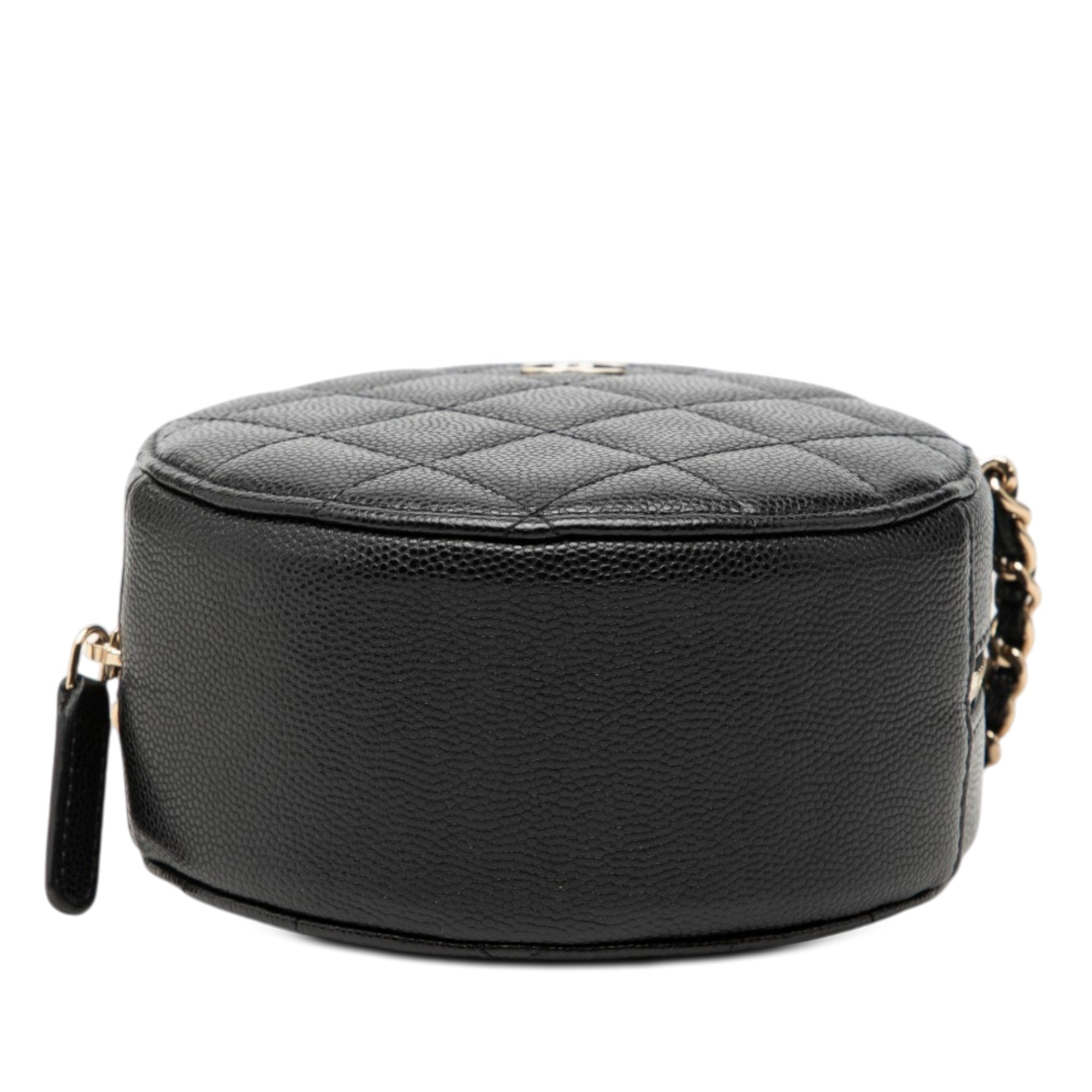 CC Quilted Caviar Round Clutch With Chain - Image 3