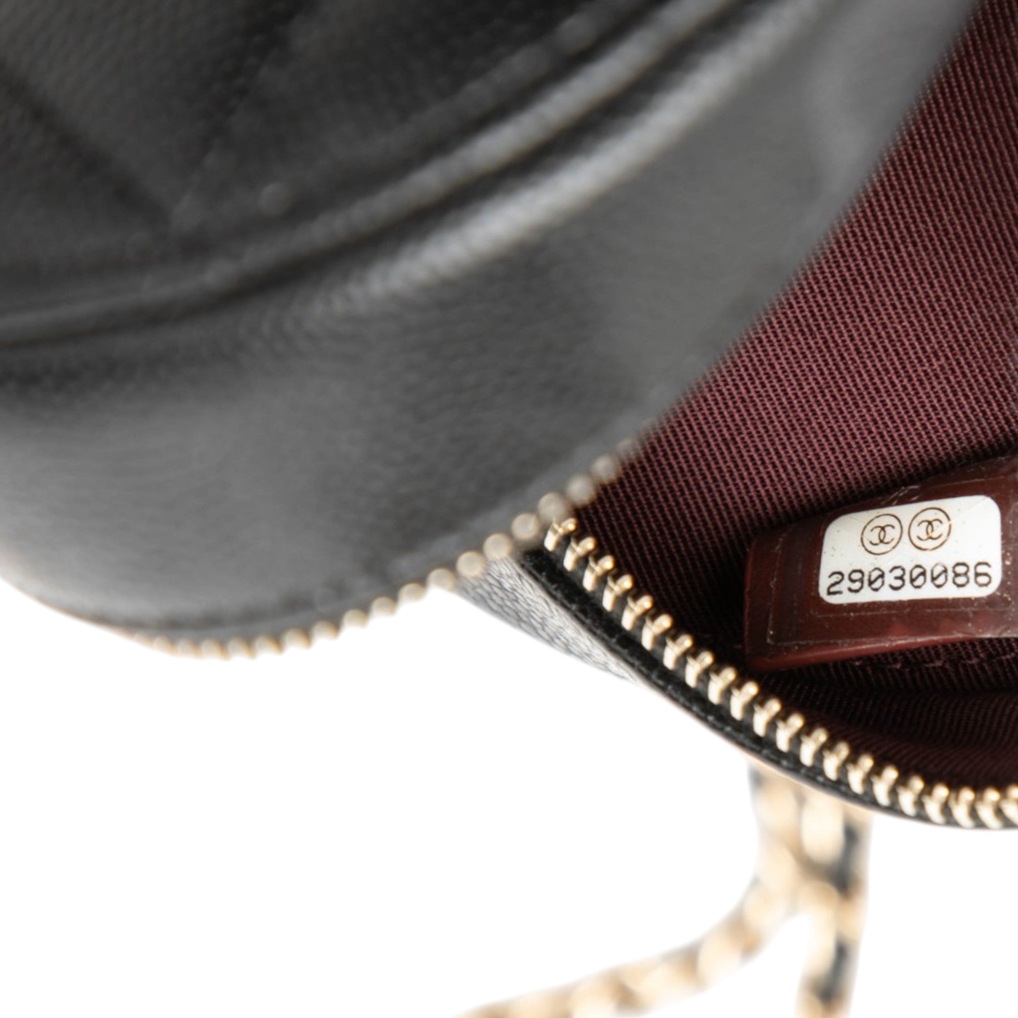 CC Quilted Caviar Round Clutch With Chain - Image 6