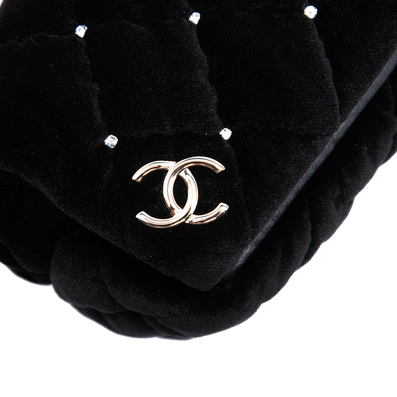 CC Quilted Velvet Crystal Wristlet Clutch - Image 5