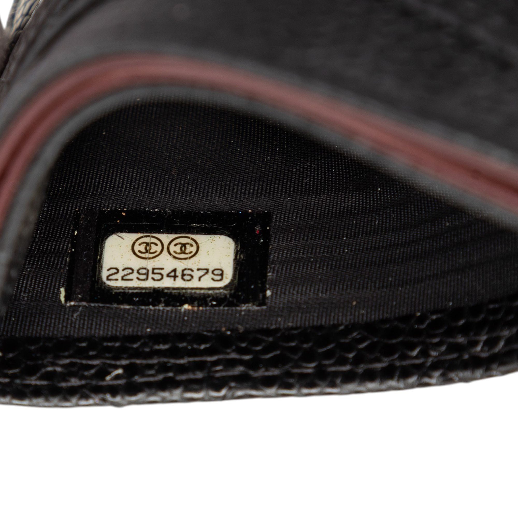 CC Quilted Caviar Card Holder - Image 6