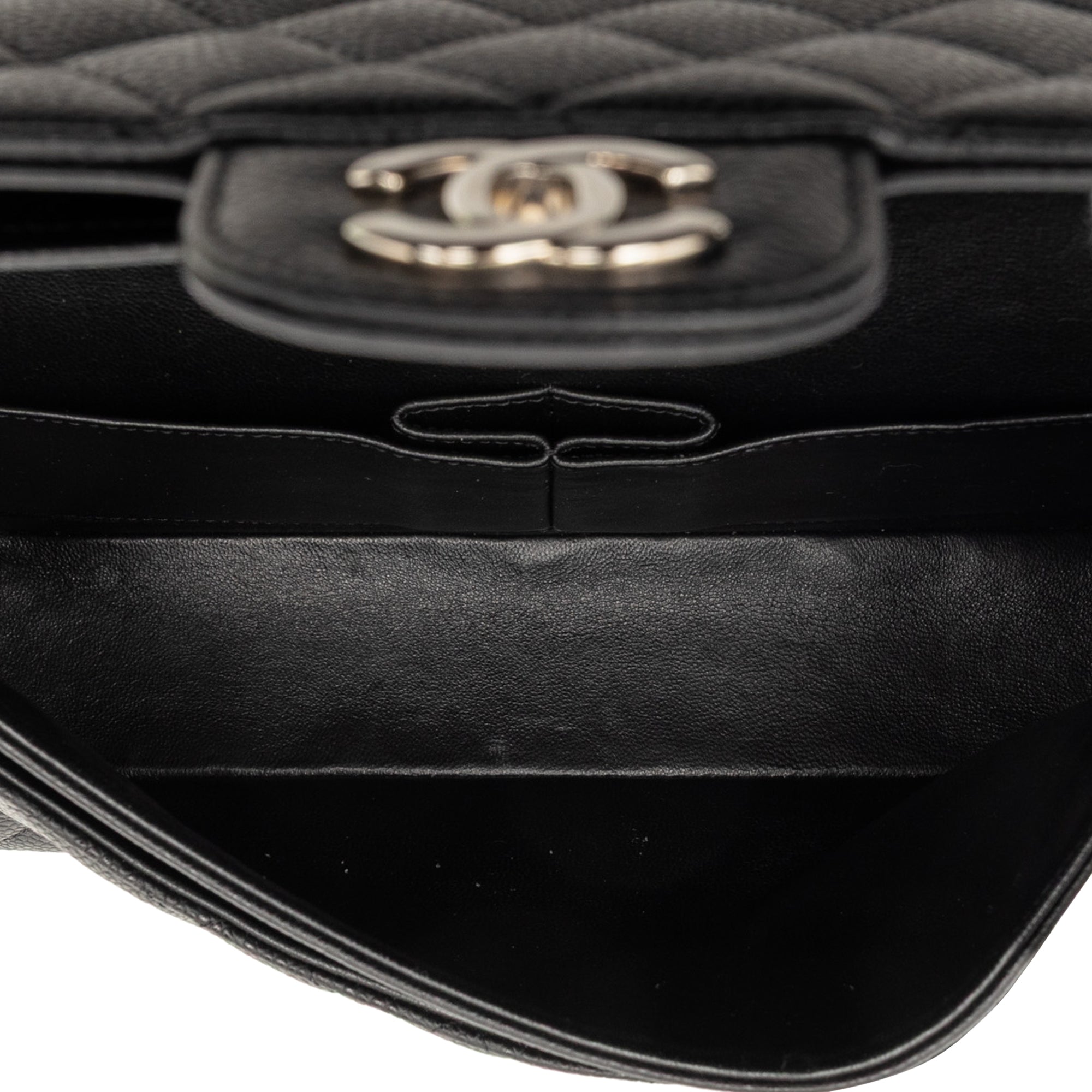 Medium Classic Caviar Double Flap - Image 4