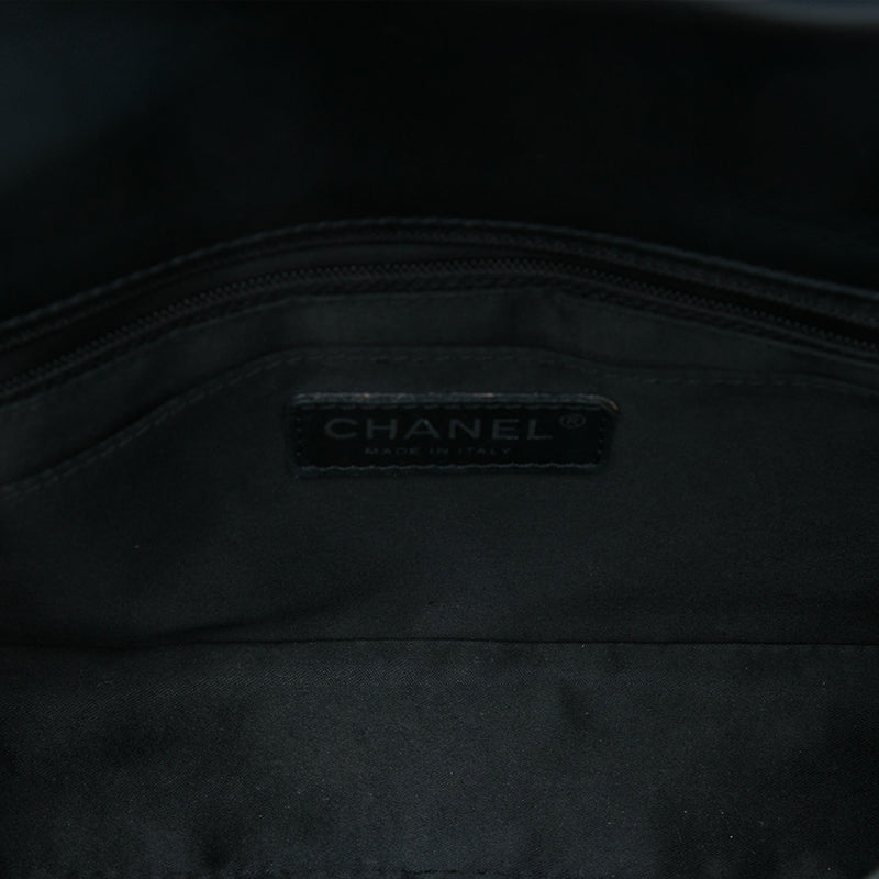Medium Classic Lambskin Single Flap - Image 4