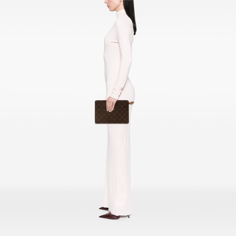 Monogram Pochette Homme - Image 7