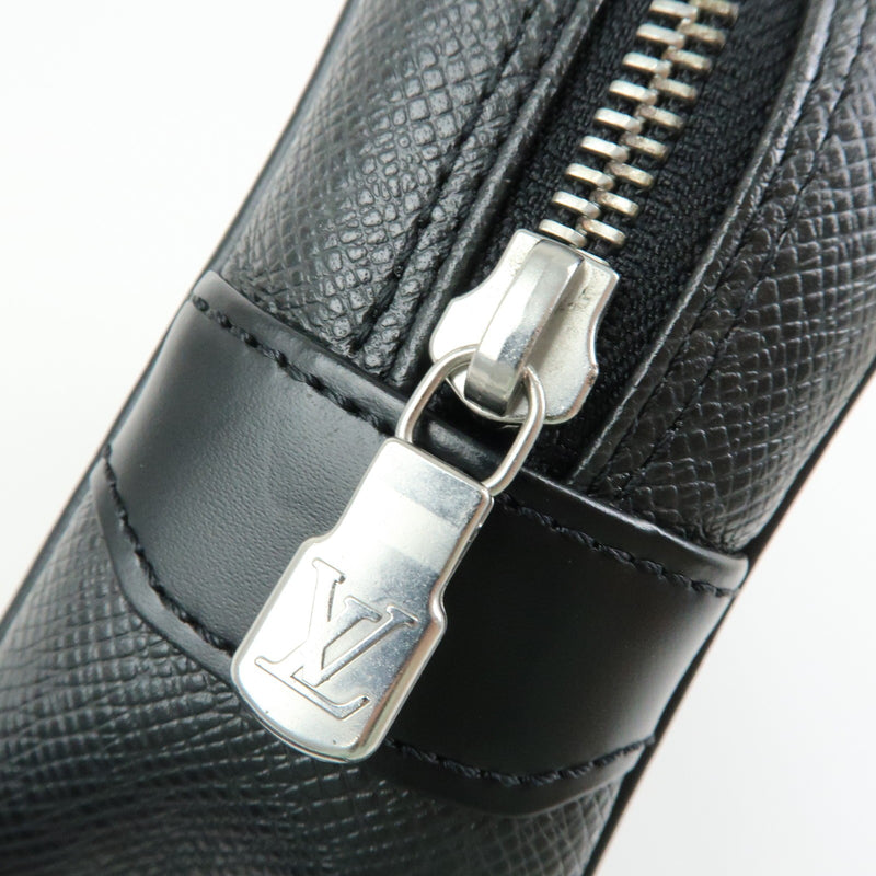 Louis Vuitton Kaluga Pochette Clutch Taiga Leather Black