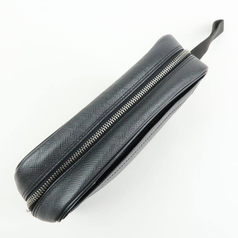 Louis Vuitton Kaluga Pochette Clutch Taiga Leather Black