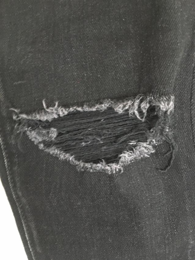 Saint Laurent D05 Black Distressed Skinny Jeans