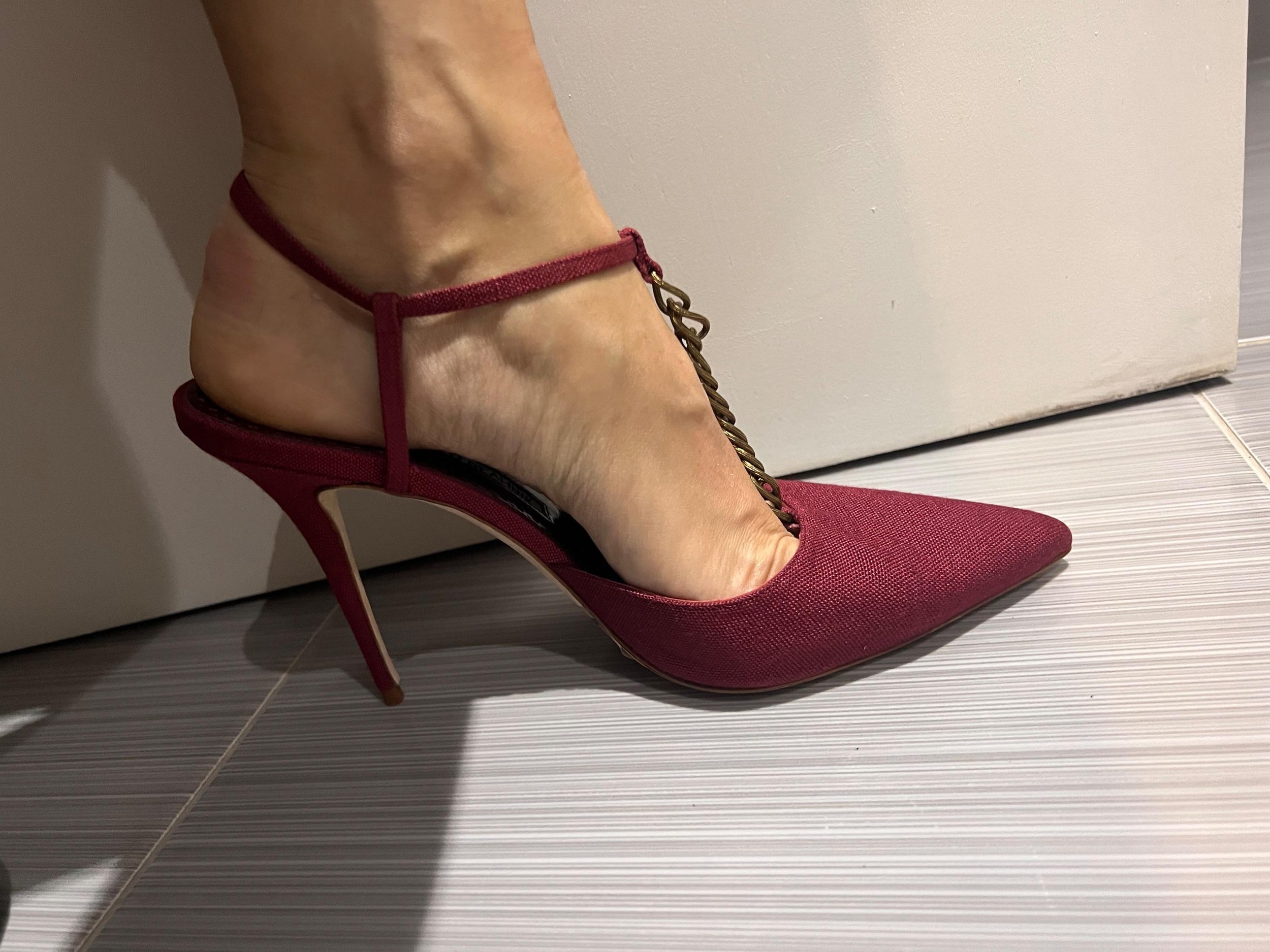 Fefe Chain Pumps