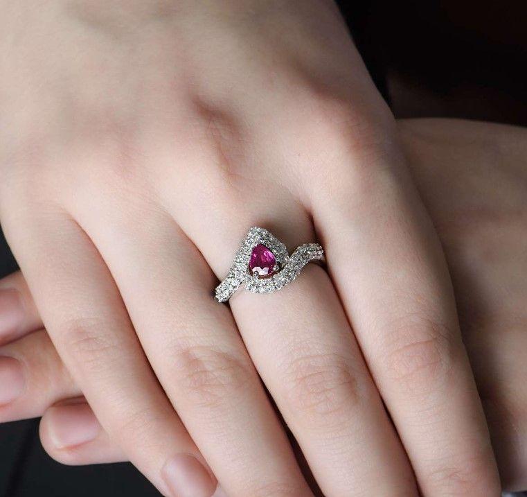 18ct White Gold Diamond & Ruby Ring - Size 52.5
