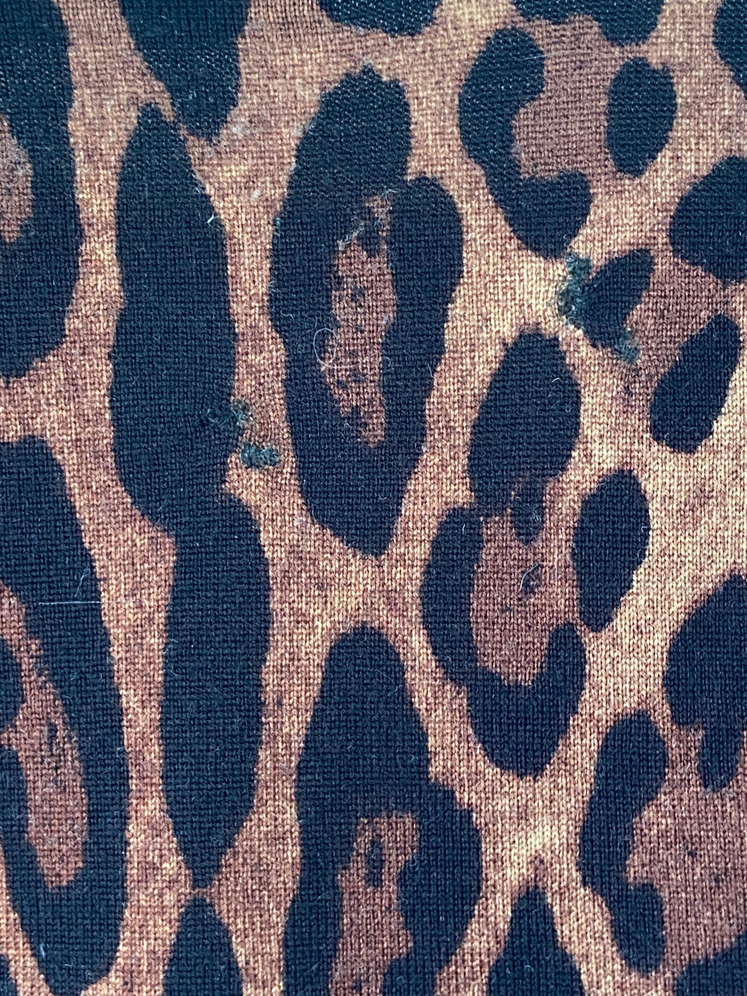 Leopard Printed Fine Wool V-Neck Jumper