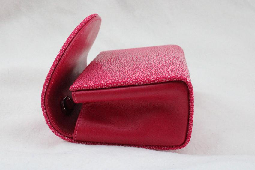 Hidetoshi Pink Stingray Chain Bag
