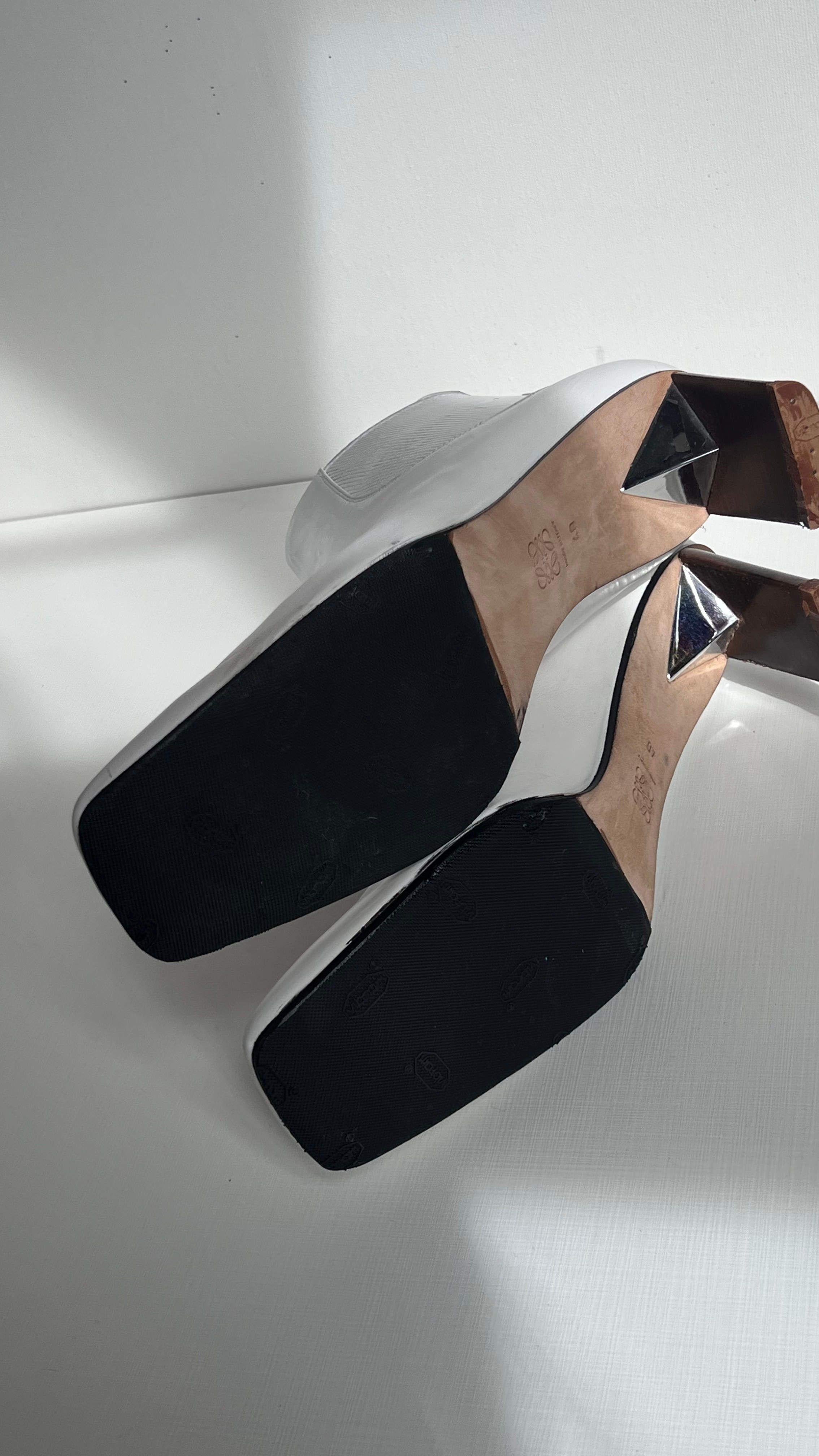 Loewe White Leather Blade Heel Ankle Boots