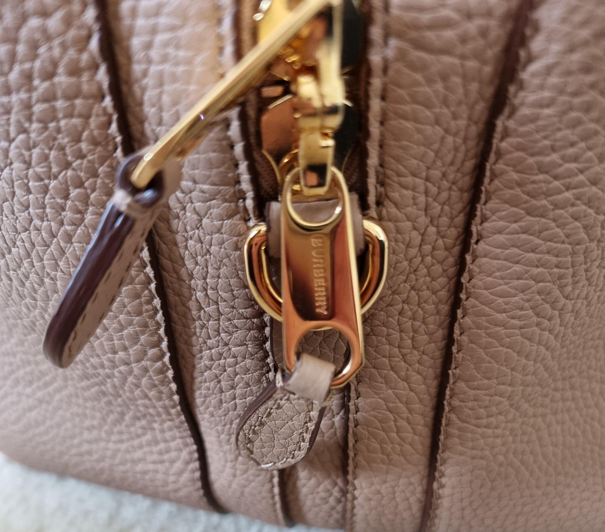Medium Cube Bag - Biscuit