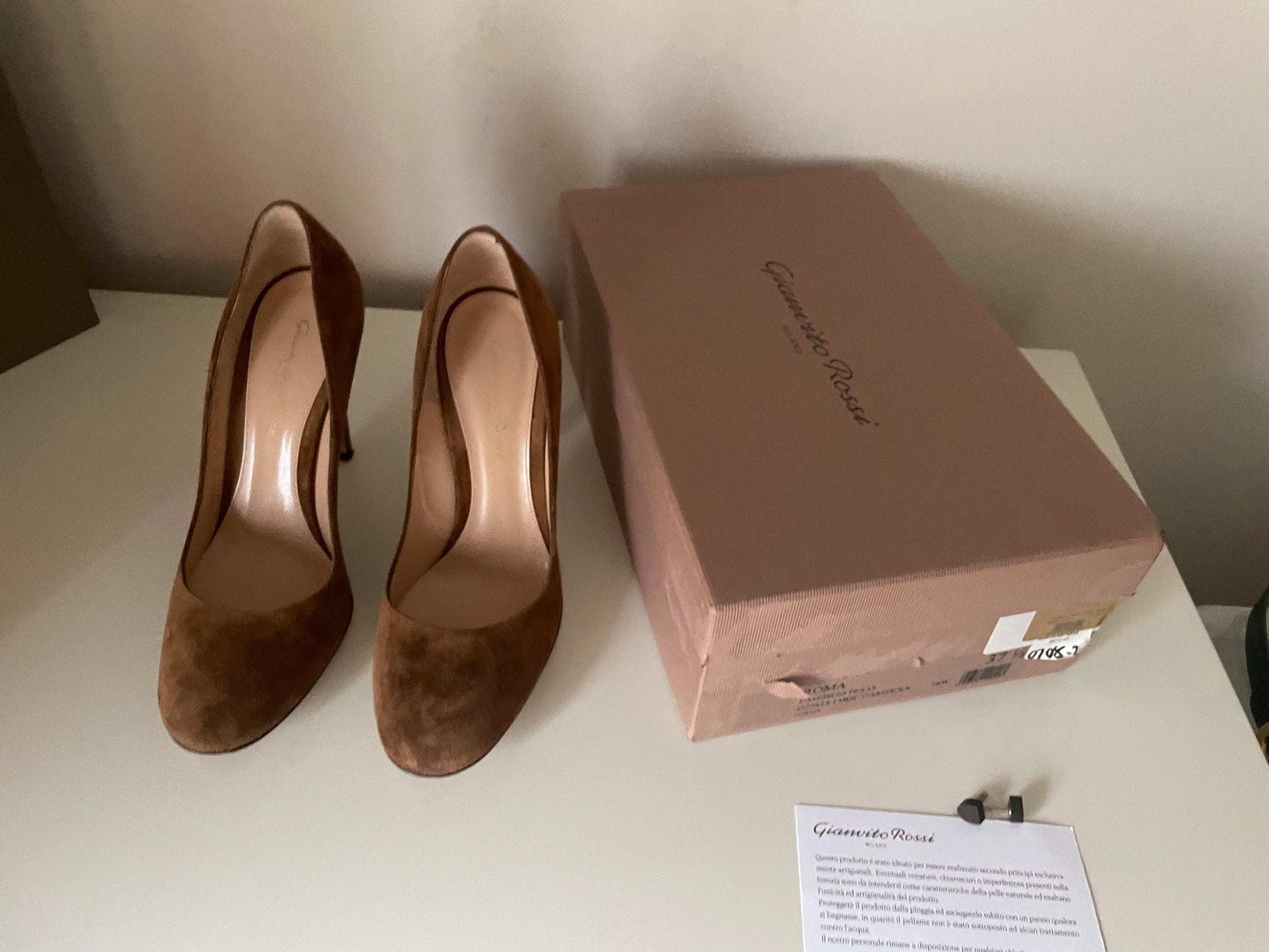 Gianvito Rossi Brown Suede Round Toe Heels
