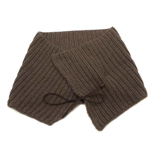 Bespoke brown chunky-knit collar