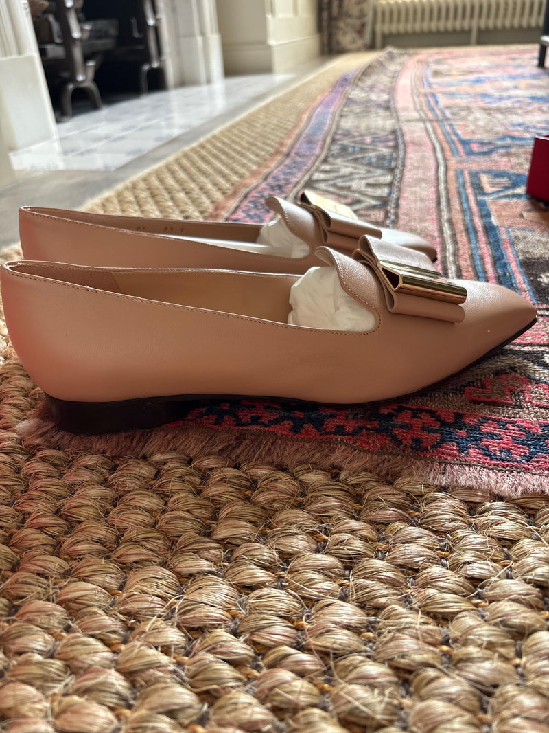 Ferragamo Leda Camel Leather Bow Detail Loafers