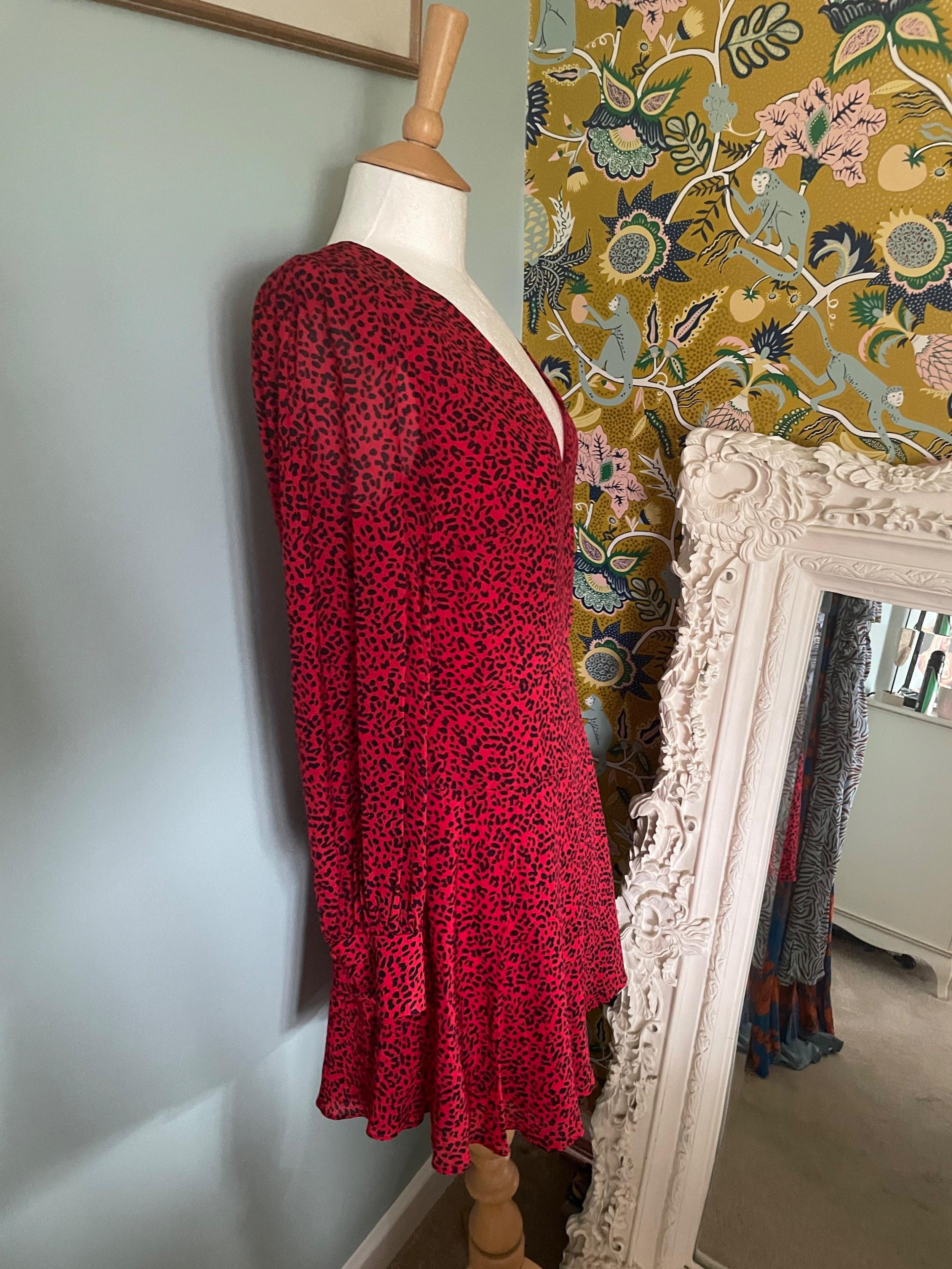 Red animal-print short dress