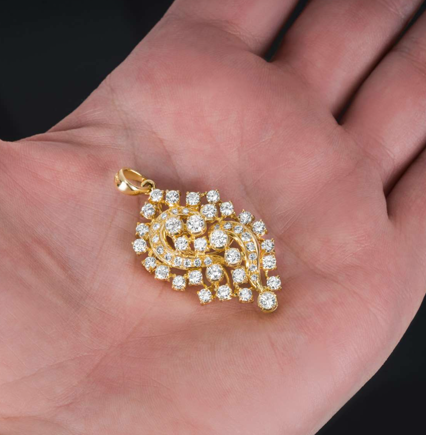 18kt Yellow Gold Diamond Pendant