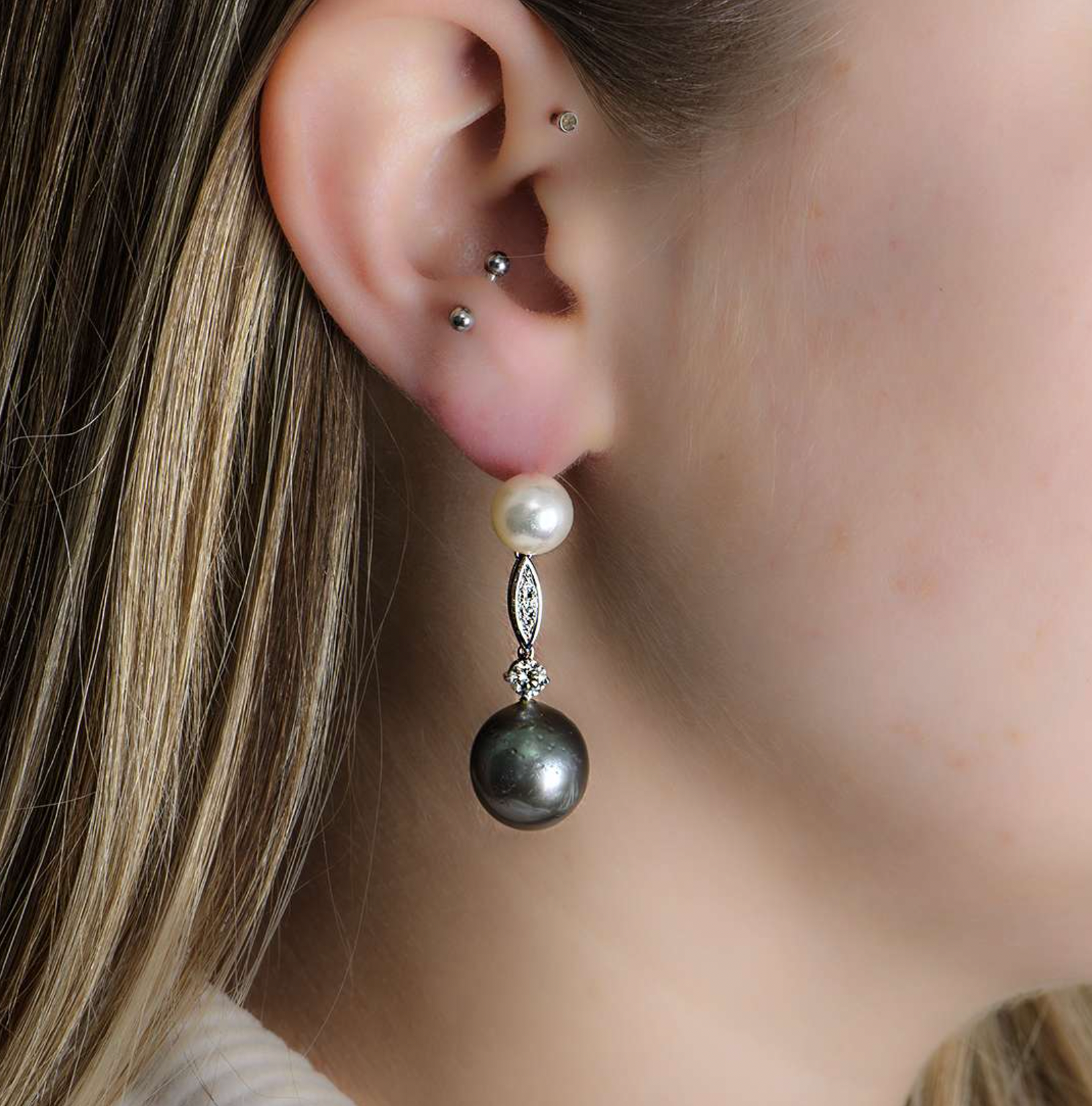 18ct white gold, diamond & pearl drop earrings