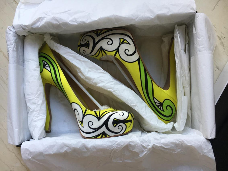 Nicholas Kirkwood satin yellow printed pumps